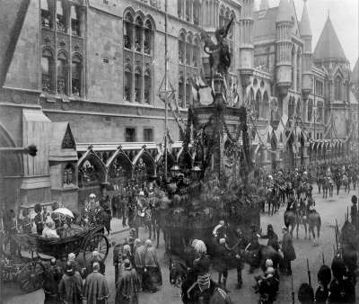 Image of Queen Victoria in a Carriage Outside the Royal Courts of Justice