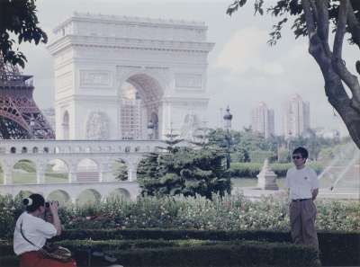 Image of The Arc de Triomphe, Window of the World, Shenzhen, China 2003