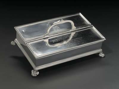 Image of Reproduction Queen Anne Treasury Inkstand